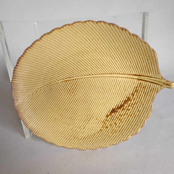 JAPAN JAPANESE 6.25” HANDCRAFTED PORCELAIN YELLOW LEAF DISH PLATE (NEW) - Picture 2 of 8